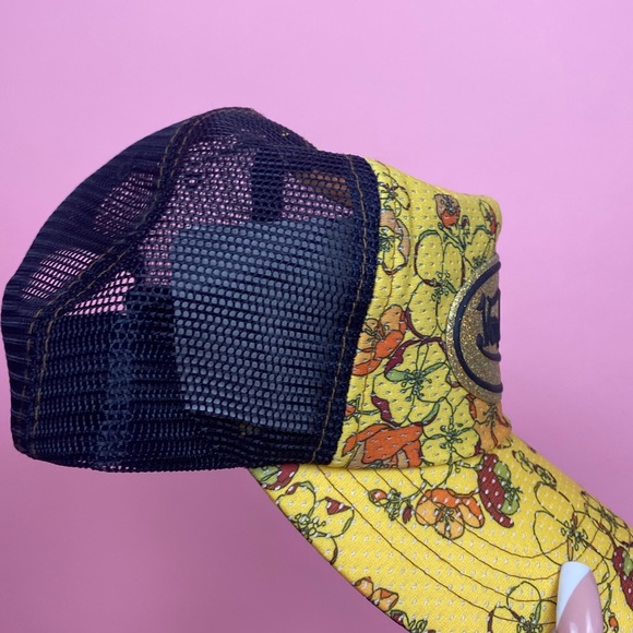 ❌SOLD-DEPOP❌ Von Dutch NEW Floral Trucker Hat - Picture 4 of 6